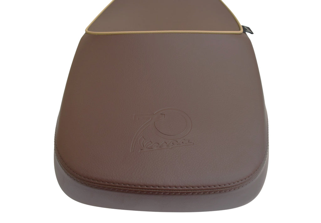 PI1B003670 - SELLA MARRONE VESPA GTS 300 ABS 70°ANN.