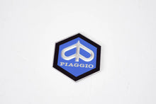 Carica l'immagine nel visualizzatore di Gallery, OY1149876 - STEMMA PIAGGIO VESPA PX 125-150-200