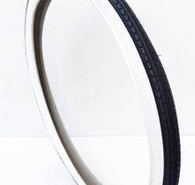 Carica l'immagine nel visualizzatore di Gallery, COPERTONE BICI 24X1.75 BIAN/NER DEESTONE
