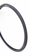 Carica l'immagine nel visualizzatore di Gallery, COPERTONE BICI 27X1 1/4 NERO DEESTONE