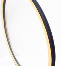 Carica l&#39;immagine nel visualizzatore di Gallery, COPERTONE BICI 700X28 NERO/PARA DEESTONE