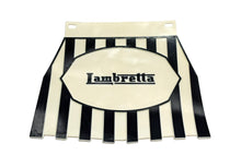 Carica l'immagine nel visualizzatore di Gallery, P7133SLB - PARASPRUZZO POST SERIGRAFATO LAMBRETTA