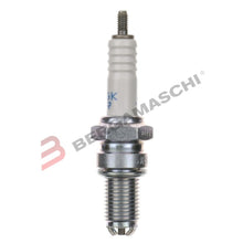 Carica l&#39;immagine nel visualizzatore di Gallery, CANDELA NGK JR9C STOCK NR.6193