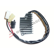 Carica l&#39;immagine nel visualizzatore di Gallery, REGOLATORE SUN YAMAHA V-MAX 1200 96-01