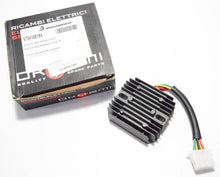 Carica l&#39;immagine nel visualizzatore di Gallery, REGOLATORE 12V PANTHEON 125-150 4T 03-05