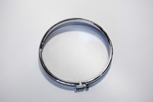 Carica l&#39;immagine nel visualizzatore di Gallery, CORNICE FARO VESPA 50 V5A1T 105MM CROM