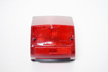 Carica l&#39;immagine nel visualizzatore di Gallery, FANALE POSTERIORE VESPA PX ARCOBALENO