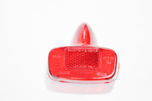 Carica l&#39;immagine nel visualizzatore di Gallery, VETRO FANALE POSTERIORE VESPA OLD &#39;62