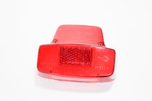 Carica l&#39;immagine nel visualizzatore di Gallery, VETRO FANALE POSTERIORE VESPA GL &#39;65&gt;