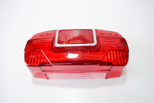 Carica l&#39;immagine nel visualizzatore di Gallery, VETRO FANALE POSTER.LAMBRETTA LI 3 APRIL