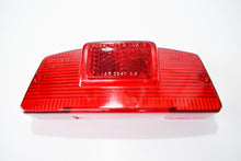 Carica l&#39;immagine nel visualizzatore di Gallery, VETRO FANALE POSTERIORE LAMBRETTA LD