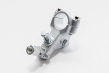 Carica l&#39;immagine nel visualizzatore di Gallery, COLLARE LEVA FRIZIONE HONDA CR125/250