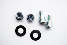 Carica l'immagine nel visualizzatore di Gallery, COPPIA BULLONI X CENTR SCARABEO 125