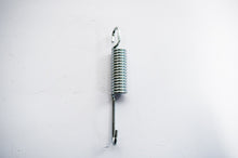 Carica l'immagine nel visualizzatore di Gallery, MOLLA CAVALL CENTR SCARABEO-LEONARDO 125