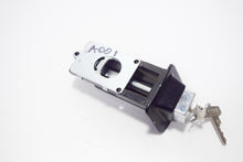 Carica l&#39;immagine nel visualizzatore di Gallery, SERRATURA VESPA 50 ET3