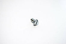 Carica l&#39;immagine nel visualizzatore di Gallery, VITE M5 PER COPERCHIO VOLANO LAMBRETTA