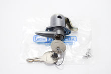 Carica l&#39;immagine nel visualizzatore di Gallery, SERRATURA BAULETTO LAMBRETTA LI 2S 60-61