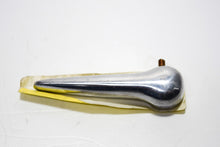 Carica l&#39;immagine nel visualizzatore di Gallery, MANIGLIA COFANO SX LAMBR LD 125-150