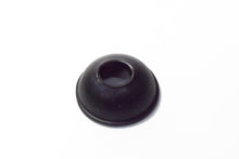 Carica l&#39;immagine nel visualizzatore di Gallery, PROTEZIONE CANDELA LAMBRETTA J50-100-125