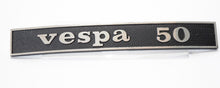 Carica l&#39;immagine nel visualizzatore di Gallery, TARGHETTA VESPA 50 PER PARTE POSTERIOR