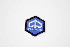 SCUDETTO PIAGGIO ADESIVO MEDIO MM.31