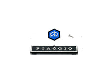 Carica l&#39;immagine nel visualizzatore di Gallery, KIT TARGHETTA+SCUDETTO+VITE X MASCHERINA