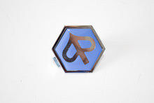 Carica l&#39;immagine nel visualizzatore di Gallery, SCUDETTO RESINATO AD INCASTRO VESPA