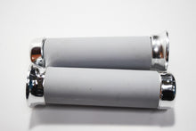 Carica l&#39;immagine nel visualizzatore di Gallery, COPPIA MANOPOLE VESPA PX FREN/DISCO GRIG