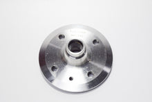 Carica l&#39;immagine nel visualizzatore di Gallery, FLANGIA PORTA TAMBURO POSTERIOR VESPA 50