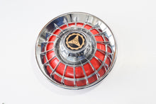 Carica l&#39;immagine nel visualizzatore di Gallery, CALOTTA COPRI RUOTA 8 ROSSA VESPA 125