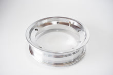 Carica l&#39;immagine nel visualizzatore di Gallery, CERCHIO RUOTA 2X50X10 VESPA TUBLESS CROM