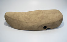 Carica l&#39;immagine nel visualizzatore di Gallery, SELLA VESPA LX MARRONE NO ORIGINALE