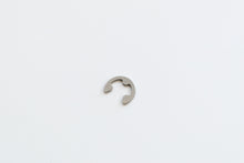 Carica l&#39;immagine nel visualizzatore di Gallery, ANELLO ARRESTO ALBERO RUOTA ITALJET D.8