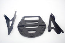 Carica l&#39;immagine nel visualizzatore di Gallery, PIASTRA POST BAUL MONOLOCK BURGMAN 250-4