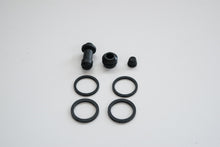 Carica l&#39;immagine nel visualizzatore di Gallery, SERIE GUARNIZIONI POMPA FRENO ANT MALAGU
