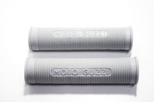 Carica l&#39;immagine nel visualizzatore di Gallery, COPPIA MANOPOLE GUZZI FORO CIECO MM.21