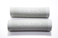 Carica l&#39;immagine nel visualizzatore di Gallery, COPPIA MANOPOLE GUZZI FORO PASSANTE MM27