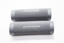 Carica l&#39;immagine nel visualizzatore di Gallery, COPPIA MANOPOLE LAMBRETTA C