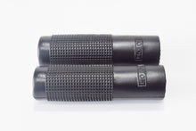 Carica l'immagine nel visualizzatore di Gallery, COPPIA MANOPOLE MOTOM NERO 24MM