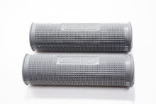 Carica l&#39;immagine nel visualizzatore di Gallery, COPPIA MANOPOLE LAMBRETTA LD-&#39;53 DIAM25