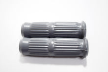 Carica l&#39;immagine nel visualizzatore di Gallery, COPPIA MANOPOLE LAMBRETTA LI GRIGIO 24MM