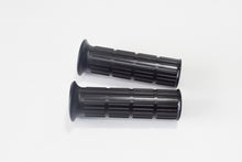 Carica l&#39;immagine nel visualizzatore di Gallery, COPPIA MANOPOLE VESPA SPECIAL 50 NERE