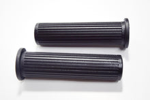 Carica l'immagine nel visualizzatore di Gallery, COPPIA MANOPOLE PX PE ARCOBALENO 125 150