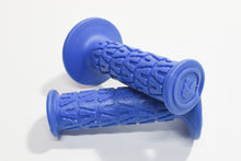 Carica l&#39;immagine nel visualizzatore di Gallery, COPPIA MANOPOLE OFF-ROAD BLU 115MM