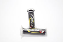 Carica l'immagine nel visualizzatore di Gallery, COPPIA MANOPOLE APERTE HARRI'S L.125CM