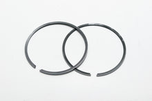 Carica l&#39;immagine nel visualizzatore di Gallery, 354554 - SEGMENTI FASCE PISTONE -MALOSSI- 2PZ. 65X1