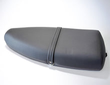 Carica l&#39;immagine nel visualizzatore di Gallery, SELLA PIAGGIO VESPA PX GRIGIO 2001