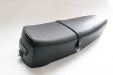 Carica l&#39;immagine nel visualizzatore di Gallery, SELLA VESPA 125/150/200 PX ARCOBALENO