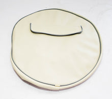 Carica l&#39;immagine nel visualizzatore di Gallery, COPRIRUOTA VESPA 3.50.8 AVORIO