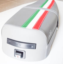 Carica l&#39;immagine nel visualizzatore di Gallery, SELLA VESPA PX 1S. 78-82 GRIGIA C/TRIC